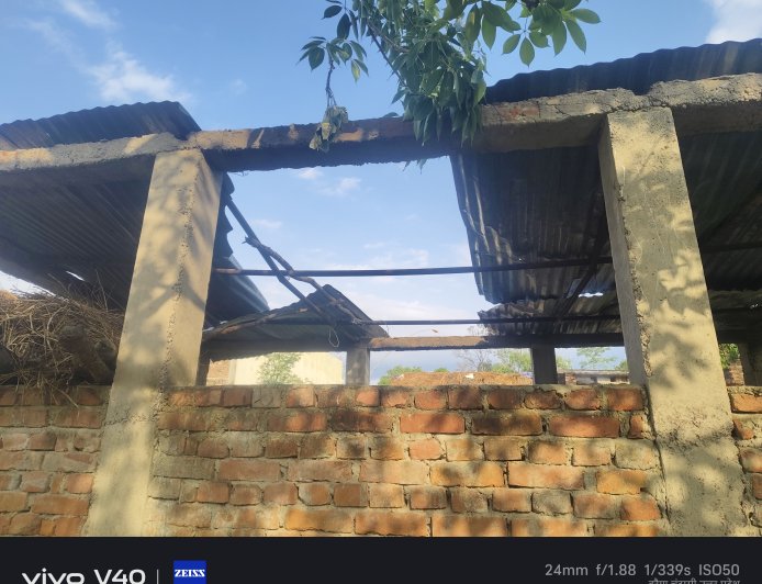 बिना कार्य कराए भुगतान, सरकारी धन की खुली लूट का आरोप क्षेत्र में विकास कार्यों के नाम पर सरकारी धन के दुरुपयोग का मामला सामने आया है। आरोप है कि बिना काम कराए ही भुगतान कर दिया गया। ग्रामीणों ने जांच कर दोषियों पर कार्रवाई की मांग उठाई है। मामले को लेकर अधिकारियों की कार्यशैली पर भी सवाल खड़े हो रहे हैं।