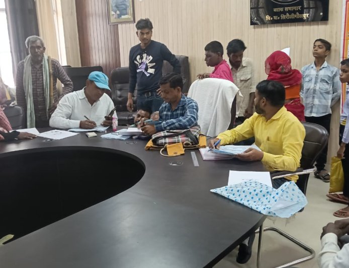 ब्लाक सभागार में दिवयांग जन सशक्तिकरण विभाग द्वारा दिव्यांग चिन्हांकन शिविर का आयोजन किया गया
