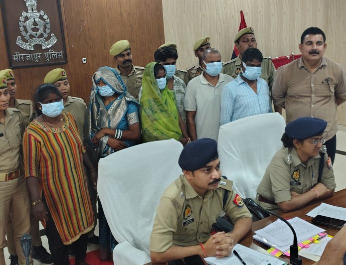 थाना अदलहाट व एसओजी सर्विलांस की संयुक्त पुलिस टीम द्वारा विवेचना से पूर्व में थाना अदलहाट पर पंजीकृत अपहरण की घटना असत्य पायी गयी, सम्पूर्ण प्रकरण में षडयंत्र करने वाले कुल 06 अभियुक्त/अभियुक्ता गिरफ्तार (वादिनी ही निकली मुख्य साजिशकर्ता)-*