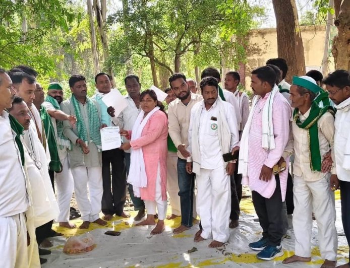 ज्योति गुप्ता भाकियू अराजनैतिक महिला मोर्चा की जिलाध्यक्ष मनोनीत, महिलाओं ने अंगवस्त्र पहनाकर किया भव्य स्वागत