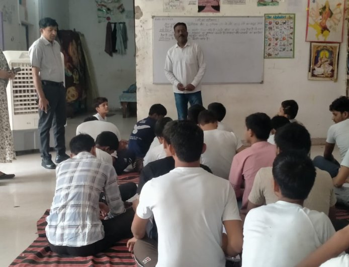 मुख्य विकास अधिकारी, द्वारा राजकीय सम्प्रेक्षण गृह (किशोर), चाईल्ड हेल्प लाईन कार्यालय एवं राजकीय दत्तक ग्रहण ईकाई, चित्रकूट का आकस्मिक निरीक्षण किया गया।