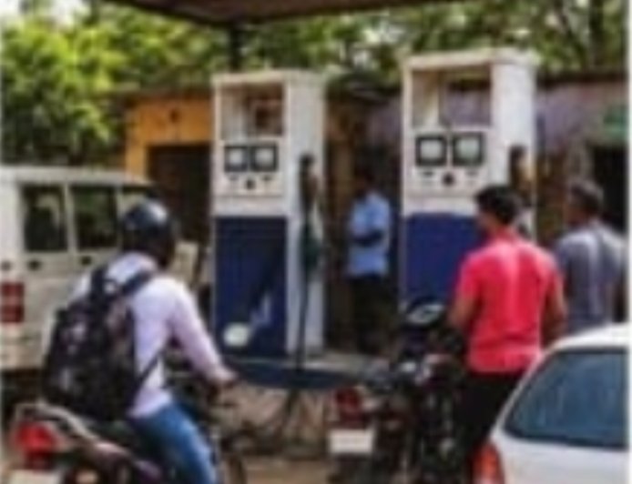 मांट, राया और छाता क्षेत्र में धड़ल्ले से संचालित हो रहे दर्जनों अवैध पेट्रोल पंप, कार्रवाई के नाम पर सिर्फ खानापूर्ति