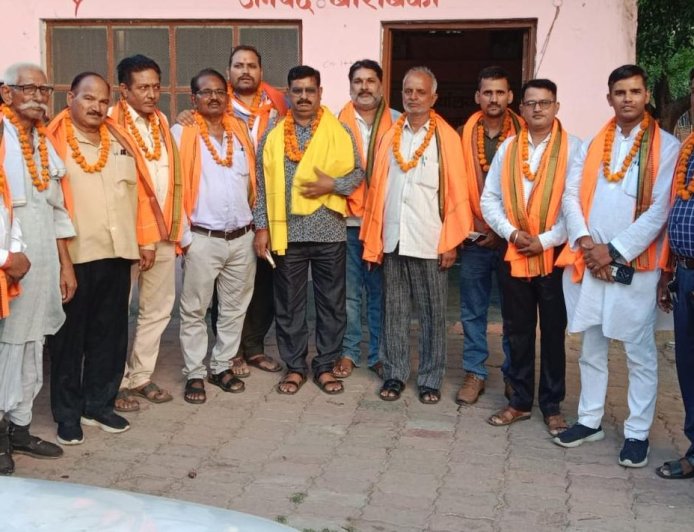 पत्रकारिता दिवस पर किया गया पत्रकारों का सम्मान