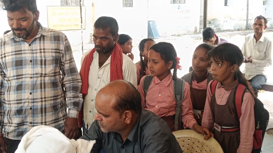 कम्पोजिट विद्यालय सिरौलीगौसपुर के अध्यापकों की शिकायत की गयी
