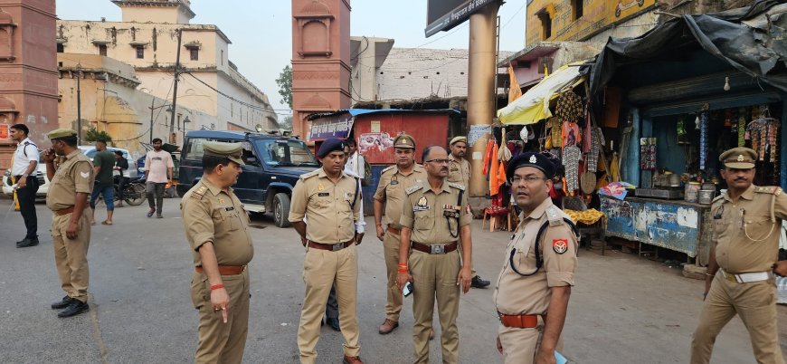 पुलिस अक्षीक्षक चित्रकूट द्वारा ज्येष्ठ अमावस्या मेला को सकुशल संपन्न कराए जाने के दृष्टिगत परिक्रमा मार्ग, रामघाट,निर्मोही अखाड़ा, मेला क्षेत्र का भ्रमण कर सुरक्षा व्यवस्था का जायजा लिया गया