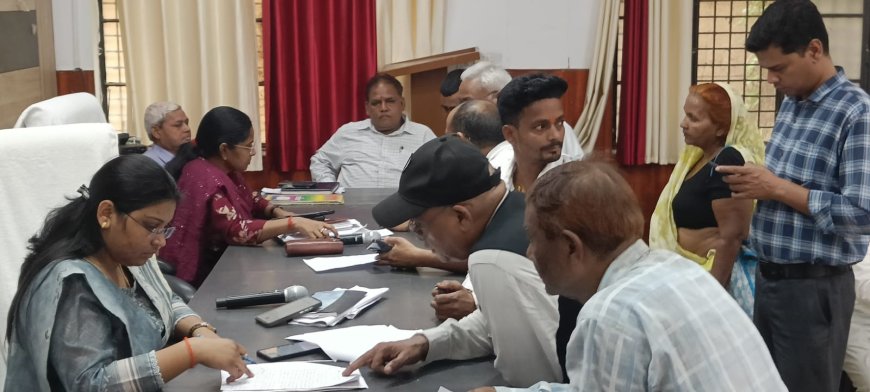 सीएम कार्यक्रम के बीच सदर तहसील में जनसुनवाई जारी, 208 में से 25 मामलों का मौके पर निस्तारण