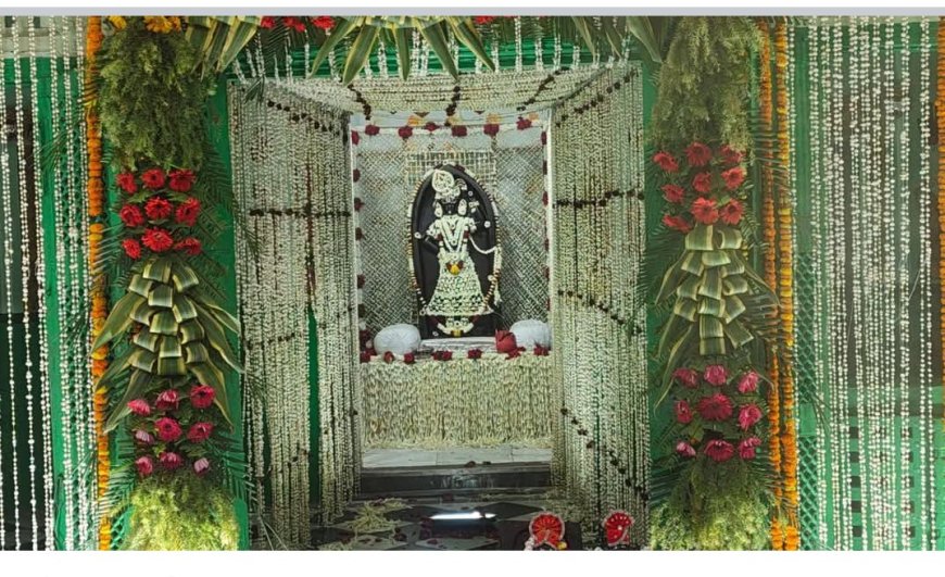 पुरुषोत्तम मास के प्रथम दिवस श्री बेटी जी मंदिर में सजा अलौकिक पुष्पपुरुषोत्तम मास के प्रथम दिवस श्री बेटी जी मंदिर में सजा अलौकिक पुष्प श्रृंगार