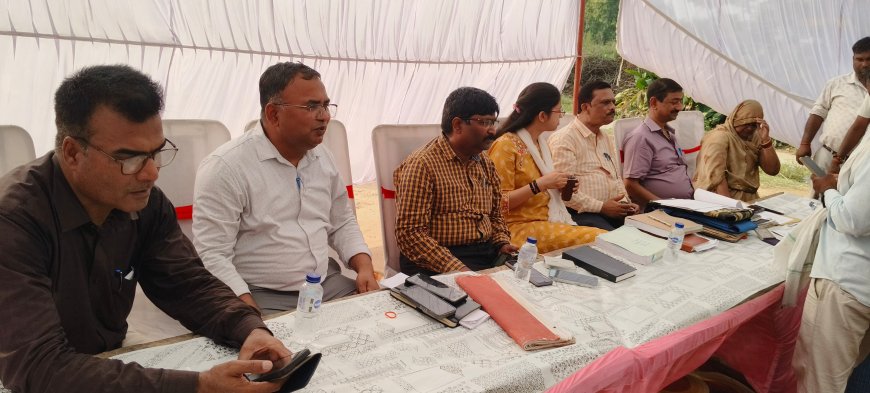 ग्राम पंचायत जदवापुर में चकबंदी प्रक्रिया धारा 6 को लेकर हुई बैठक  ग्राम प्रधान की मौजूदगी में चकबंदी प्रक्रिया खत्म करने किसानों ने की मांग
