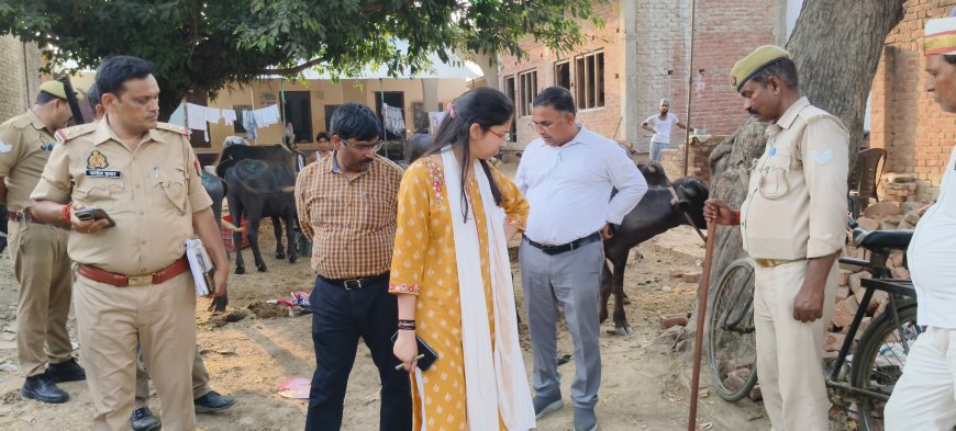 बकरीद पर्व को लेकर उपजिलाधिकारी अनिल कुमार सरोज एस डी एम न्यायिक आकांक्षा गुप्ता, तहसीलदार बालेन्दु भूषण वर्मा आदि के साथ कस्बा इचौली में कुर्बानी स्थलों आदि का निरीक्षण किया