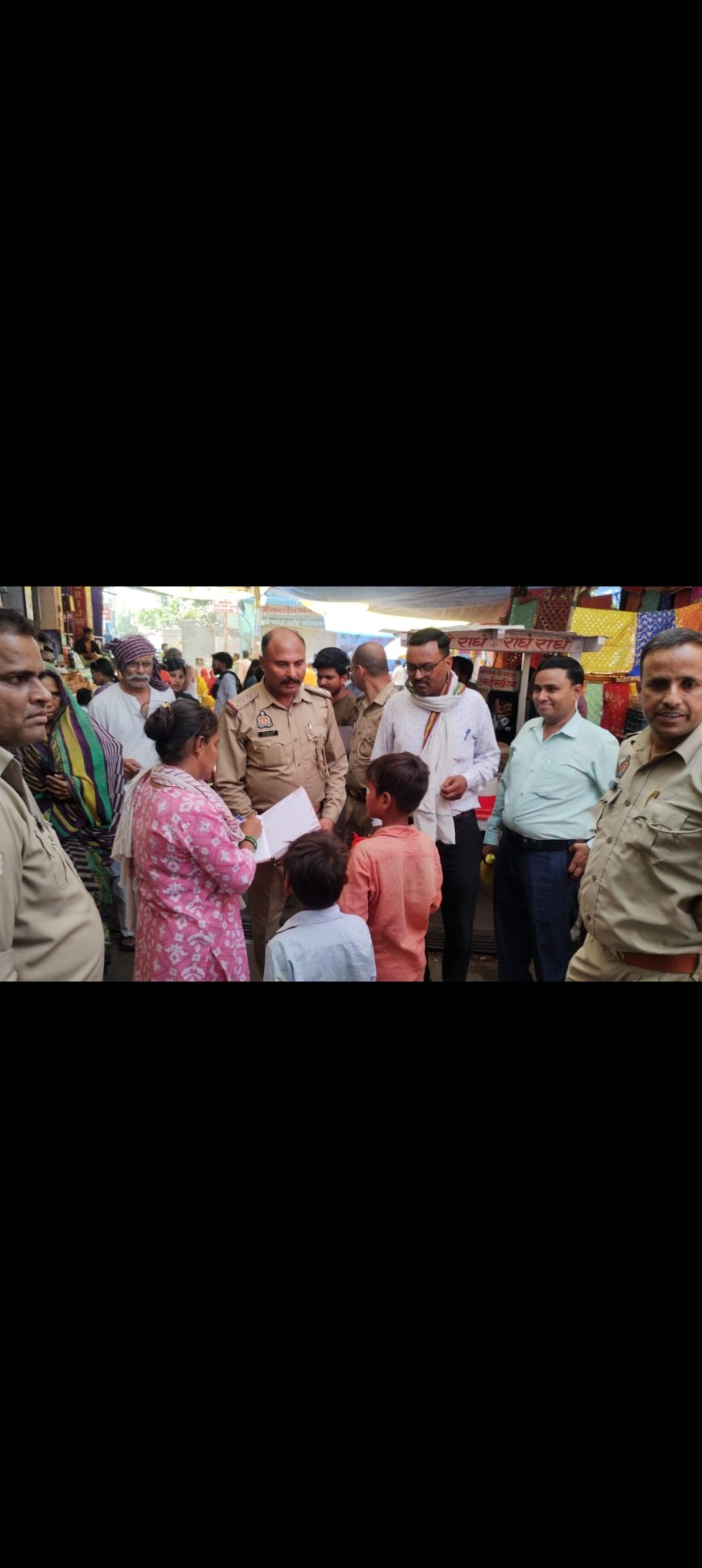 बरसाना में एएचटीयू पुलिस की बड़ी कार्रवाई, श्रीजी मंदिर परिसर से 25 बच्चों को भिक्षावृत्ति से कराया मुक्त