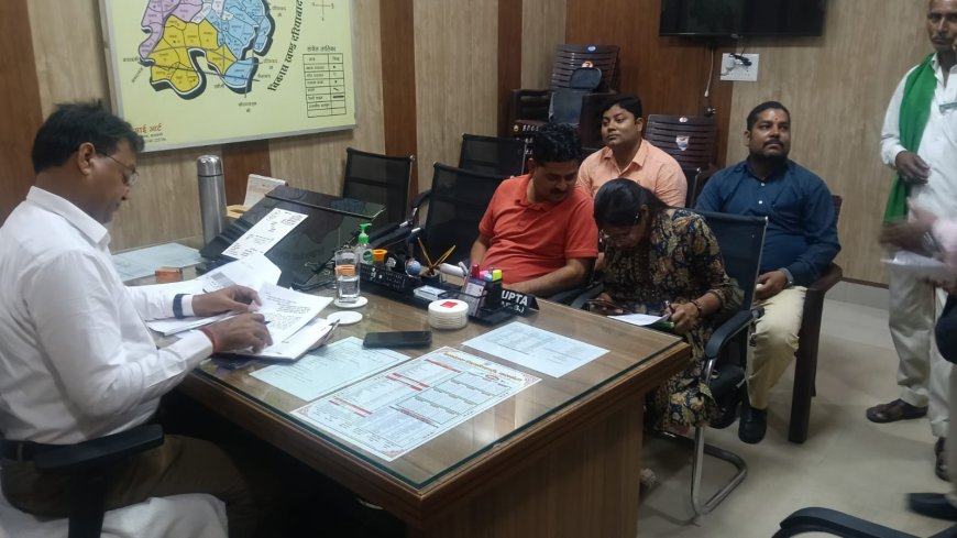 खंण्ड विकास अधिकारी संजीव गुप्ता ने एन आर एल एम कर्मियों के साथ बैठक की