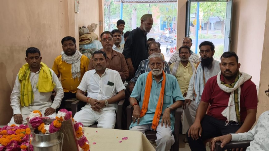 शहीद हरिश्चंद्र अग्रवाल की स्मृति में मरीजों व कामगारों को बांटे गए फल