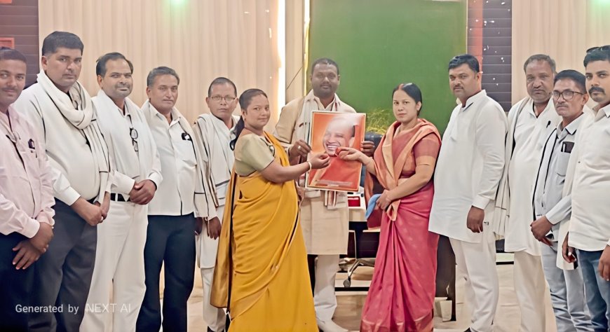 दुद्धी ब्लॉक सभागार में ग्राम प्रधानों को प्रशासक सरकार द्वारा नियुक्त किए जाने पर धन्यवाद प्रस्ताव पारित खुशी में बाटे गए मिठाई