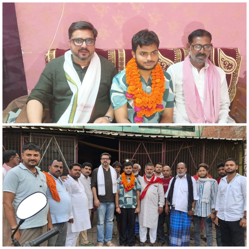 इण्टर मीडिएट सी बी एस ई परीक्षा में जिला टापर तन्मय शाहू के आवास पर सांसद तनुज पुनिया पंहुच कर हार्दिक शुभकामनाएं देते हुए उज्ज्वल भविष्य की कामना किया