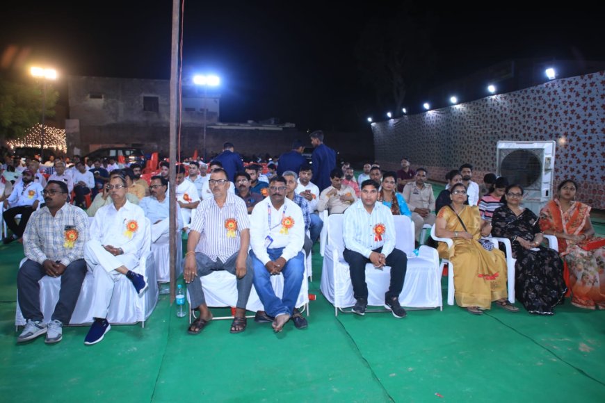 जिला पंचायत अध्यक्ष मंजू भदौरिया व जिला सूचना अधिकारी शैलेंद्र शर्मा ने सराहा जिला अध्यक्ष विष्णु सिकरवार का नेतृत्व, खेरागढ़ में भव्य कवि सम्मेलन एवं पत्रकार सम्मान समारोह आयोजित