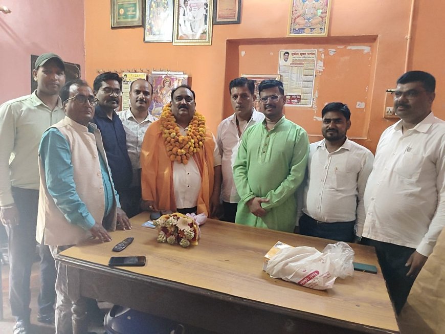 पीईएस संवर्ग में पदोन्नति पर बीईओ रमेश चंद्रा का भव्य स्वागत