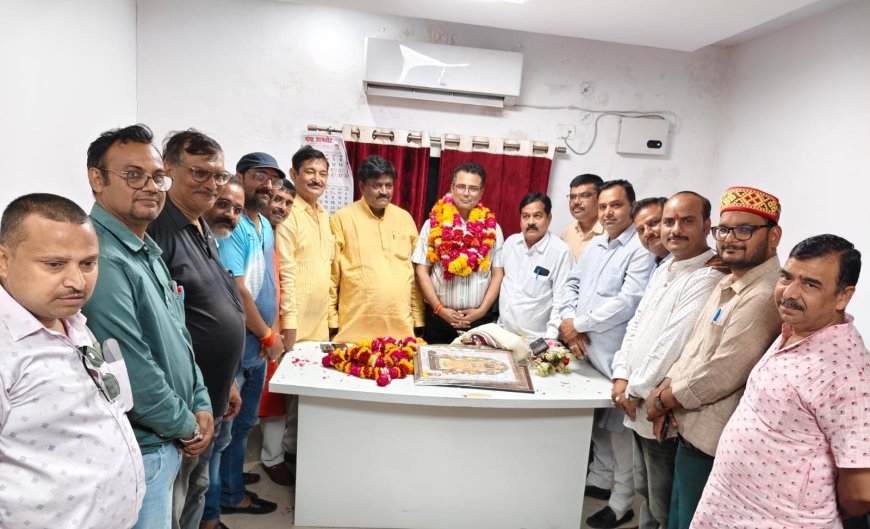 पीईएस में पदोन्नत पांच खंड शिक्षा अधिकारियों का सम्मान