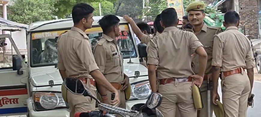 छात्राओं से अभद्रता के आरोप में युवक हिरासत में, गांव में तनाव