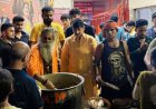 कालीबाड़ी मंदिर में विशाल भंडारा, महंत रविंद्र दास ने श्रद्धालुओं को बांटा प्रसाद