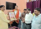 नगर अभियंता विपिन मिश्रा का महोबा ट्रांसफर होने पर नपाध्यक्ष श्यामसुंदर केशरी,सभासदों और कर्मचारियों ने दी विदाई