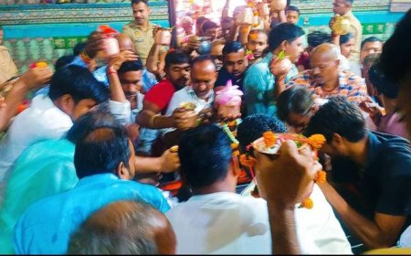 पुरुषोत्तम मास के तीसरे सोमवार पर लोधेश्वर धाम में उमड़ा आस्था का सैलाब
