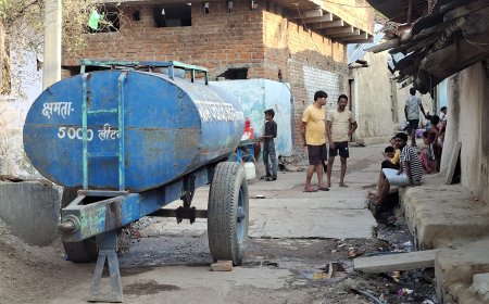 पहाड़ी चित्रकूट खबर का हुआ असर टैंकरों के माध्यम से हुई पेयजल आपूर्ति ग्रामीणो ने टैंकर से पानी लेने से किया इंकार स्थाई समाधान की मांग