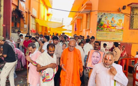मुख्यमंत्री योगी आदित्यनाथ के जन्मदिवस पर सामूहिक परिक्रमा, आरती एवं हनुमान चालीसा पाठ का आयोजन