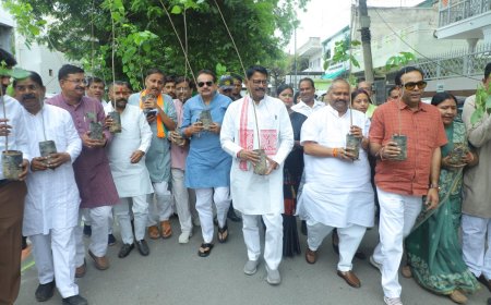 एक पेड़ मां के नाम" अभियान में जुटे जनप्रतिनिधि, पर्यावरण संरक्षण का दिया संदेश