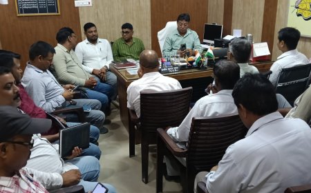 खंण्ड विकास अधिकारी संजीव कुमार गुप्ता ने विकास कार्यों की साप्ताहिक समीक्षा बैठक की