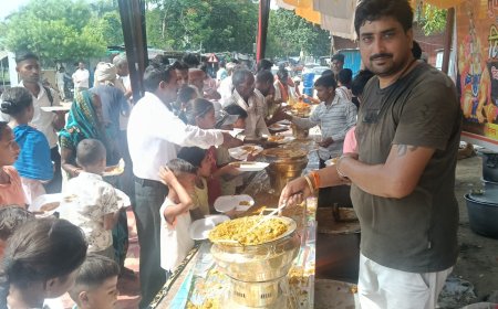 मंगलवार को बड़े बाबा के दरबार में उमडा आस्था का जन सैलाव जगह जगह हुए भन्डारे व प्याऊ में ग्रामीणों ने प्रसाद ग्रहण कर अपने को कृतार्थ किया