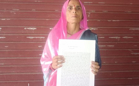 सिरौलीगौसपुर क्षेत्र की दलित समाजसेवी मखाना का बंगला तखत पिलर आदि गृहस्थी का सामान बीती रात लाद ले गये दबंग