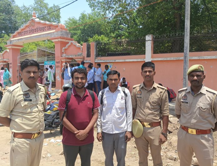 पीआरवी 9231 के पुलिस कर्मियों द्वारा परीक्षार्थियों को समय से पहुंचाया गया परीक्षा केन्द्र