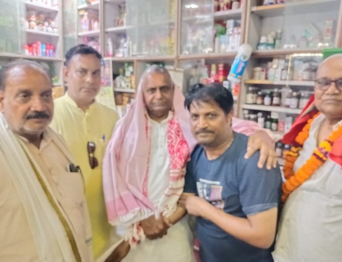 प्रबुद्ध नागरिक सम्मान अभियान के तहत सांसद देवेंद्र सिंह भोले का रनिया दौरा, समाजसेवी राजू सिंह चौहान का किया सम्मान