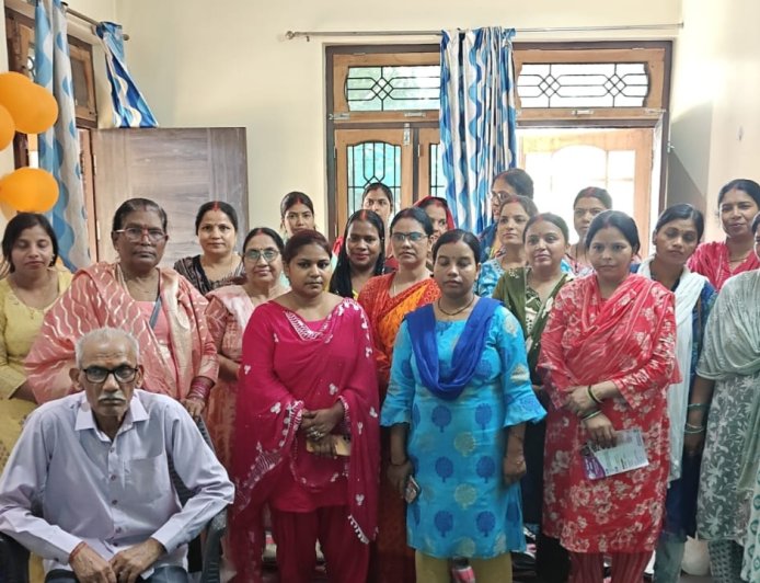 गोरखपुर में 35 दिवसीय जूट बैग प्रशिक्षण कार्यक्रम संपन्न, 20 महिलाओं ने सीखे स्वरोजगार के कौशल
