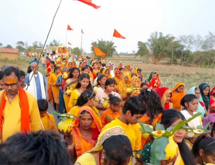 108 कलश शोभा यात्रा के साथ हनुमंत महायज्ञ हनुमंत कथा एवं महादिव्य दरबार का शुभारम्भ
