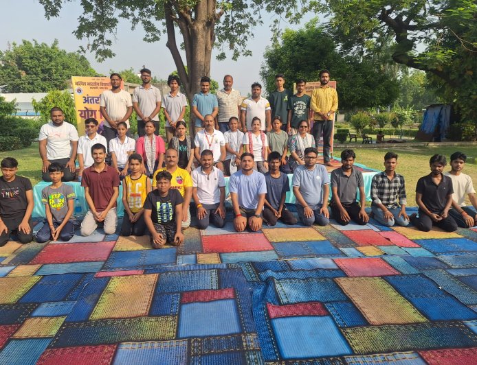 अखिल भारतीय विद्यार्थी परिषद बाराबंकी नगर द्वारा अंतर्राष्ट्रीय योग दिवस पर योग कार्यक्रम आयोजित