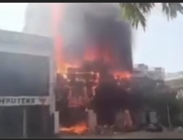 लखनऊ हादसे के बाद मथुरा में बड़ी कार्रवाई, आकाश इंस्टीट्यूट सील