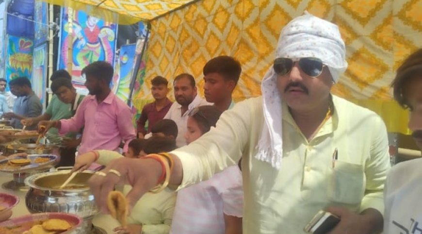 गोरखपुर: ड्रीम सिटी डिज़नी लैण्ड मेले में विशाल भंडारे का आयोजन, सैकड़ों लोगों ने ग्रहण किया प्रसाद