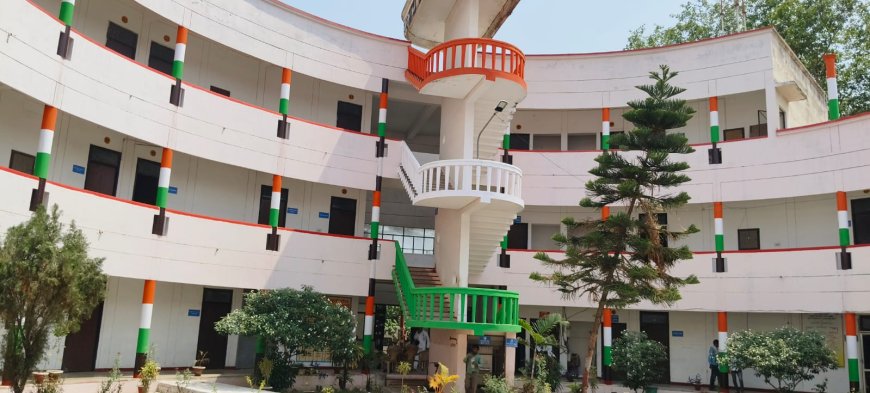 तहसील परिसर का रंग रोगन, तहसील के सरोवर में जल भरवाना, चारों तरफ़ इन्टरलाकिंग तथा मछलियों को प्रतिदिन दाना छोडवाना इत्यादि कार्य पूर्व आई ए एस एस डी एम अजय द्विवेदी की तर्ज पर हो रहे हैं