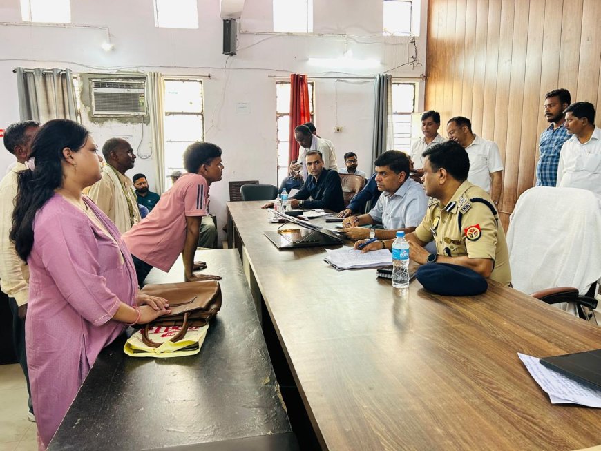 सहजनवां समाधान दिवस में कई अधिकारी अनुपस्थित, मण्डलायुक्त अनिल ढींगरा ने वेतन रोकने के दिए निर्देश