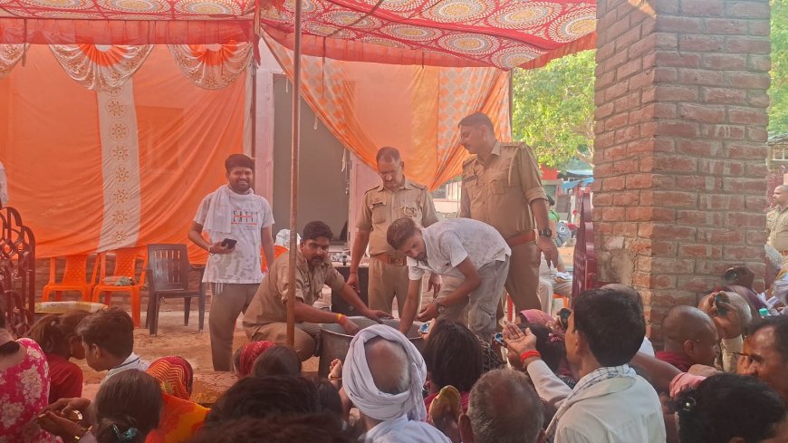 चित्रकूट पुलिस ने ज्येष्ठ (पुरुषोत्तम) सोमवती मास अमावस्या मेले में आए श्रद्धालुओं को पूरी-सब्जी एवं कालाजाम का प्रसाद वितरित किया