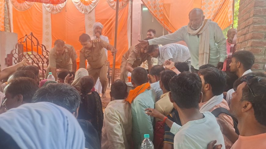 चित्रकूट पुलिस ने ज्येष्ठ (पुरुषोत्तम) सोमवती मास अमावस्या मेले में आए श्रद्धालुओं को पूरी-सब्जी एवं कालाजाम का प्रसाद वितरित किया