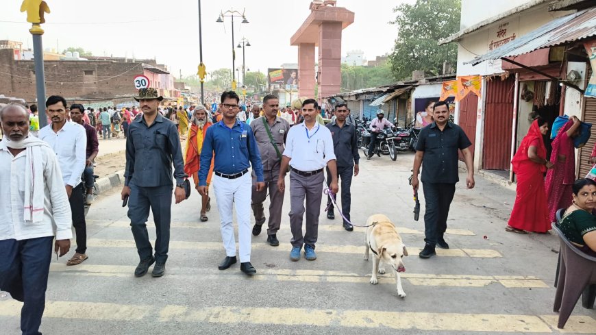 एस-चेक टीम, डॉग स्क्वायड, बीडीएस एवं एलआईयू की संयुक्त टीम द्वारा ज्येष्ठ (पुरुषोत्तम)  मास  सोमवती अमावस्या मेले के दृष्टिगत रामघाट सीतापुर क्षेत्र में सघन चेकिंग अभियान चलाया गया