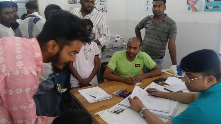 संयुक्त चिकित्सालय सिरौलीगौसपुर की ओ पी डी में मरीजों की उमडी भीड़