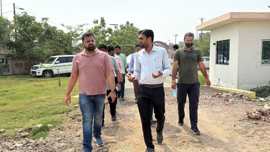 नगर आयुक्त अजय जैन का चरगावां गारबेज ट्रांसफर स्टेशन और महेसरा सीएंडडी वेस्ट सेंटर का निरीक्षण, दिए महत्वपूर्ण निर्देश