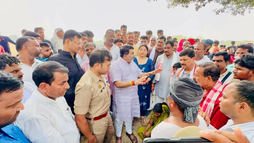 संतकबीरनगर हत्या कांड: पीड़ित परिवार से मिले भाजपा क्षेत्रीय अध्यक्ष सहजानंद राय