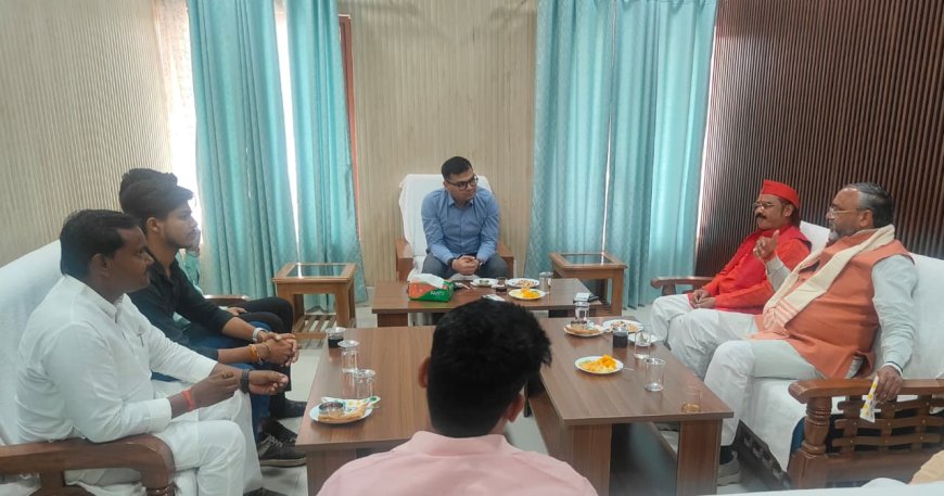 पुलिस अधीक्षक सोनभद्र द्वारा जनपद के  जनप्रतिनिधिगण के साथ पुलिस कार्यालय में मासिक समन्वय गोष्ठी आयोजित की गई