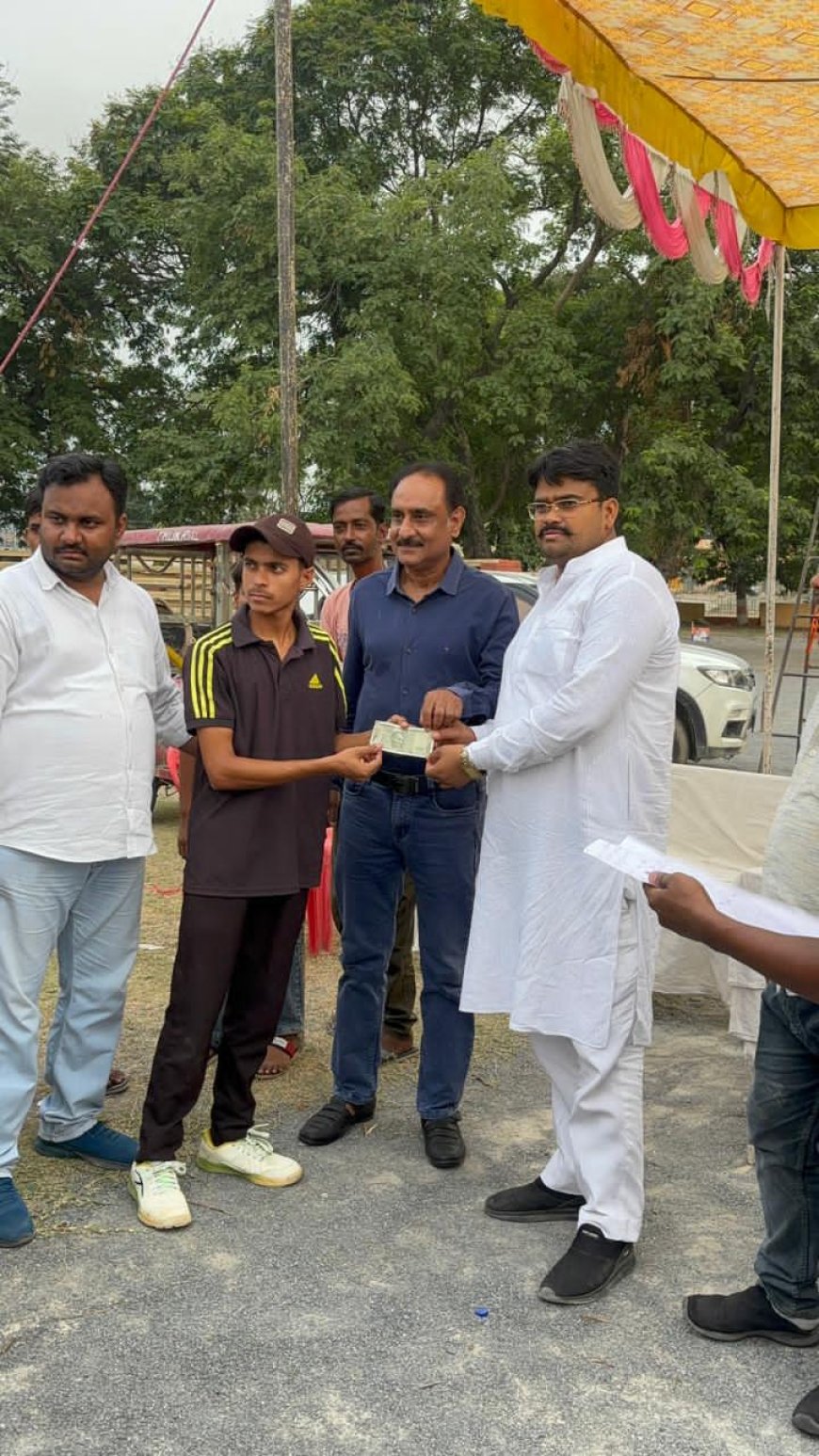 राष्ट्रीय नवनिर्माण क्रिकेट सेना की प्रतियोगिता में बच्चों ने दिखाया शानदार खेल