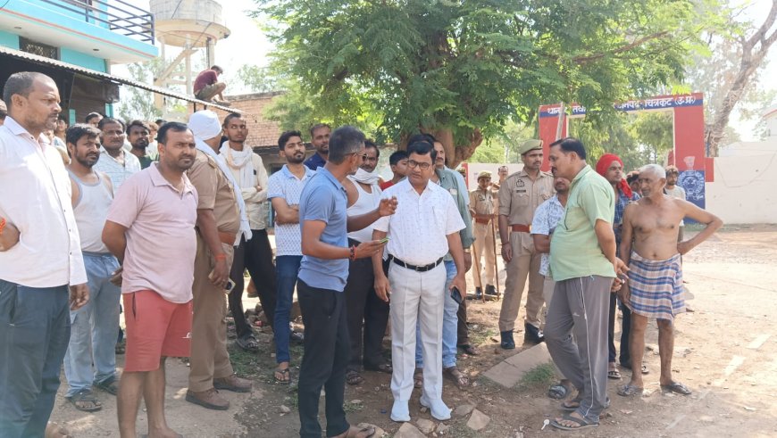 बरगढ़ में अतिक्रमण हटाओ अभियानः एसडीएम के नेतृत्व में चली जेसीबी, सड़क किनारे बने अवैध निर्माण हटाए गए