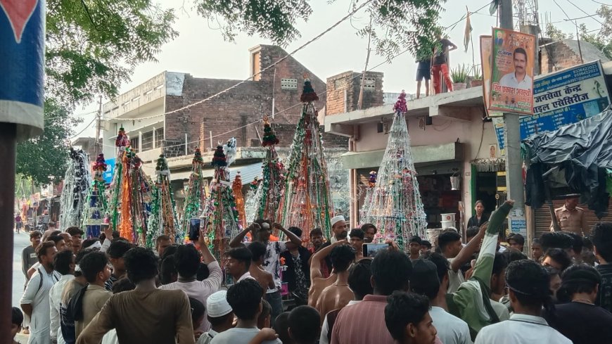 गमगीन माहौल में निकला मोहर्रम का जुलूस, कर्बला में सुपुर्द-ए-खाक हुए ताजिए